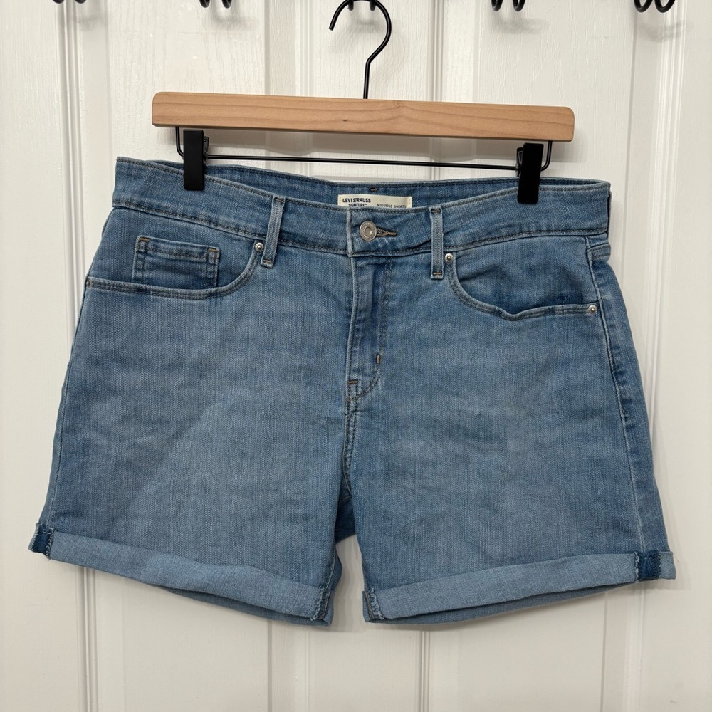Light Wash Cuffed Denim Shorts | Levi’s 10 (W30)